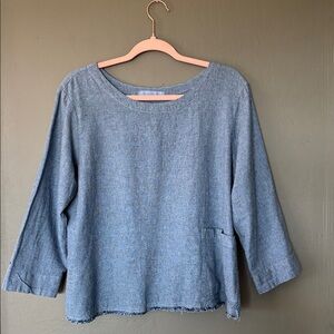 Cut Loose 3/4 sleeve top. Like new. Size L.